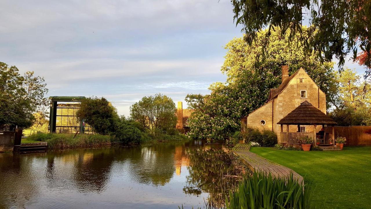 River Nene Cottages Water Newton Экстерьер фото
