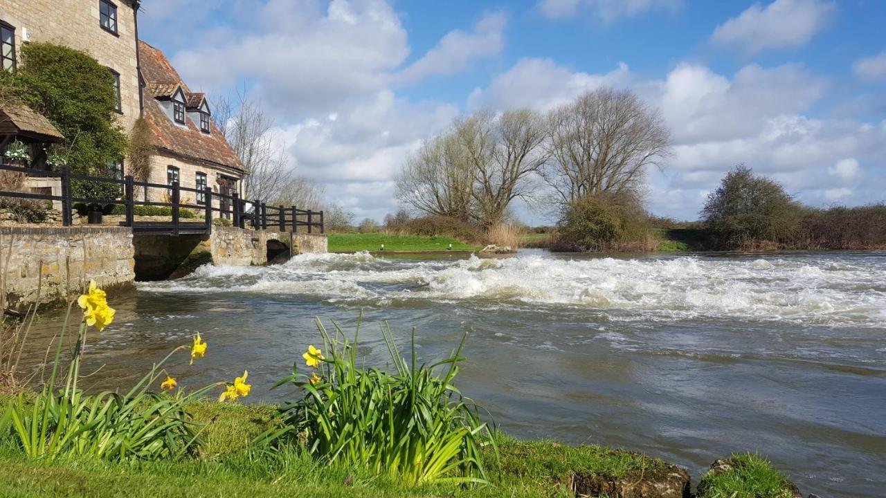 River Nene Cottages Water Newton Экстерьер фото