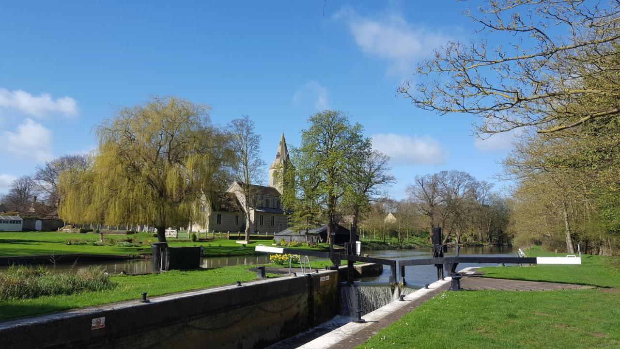River Nene Cottages Water Newton Экстерьер фото